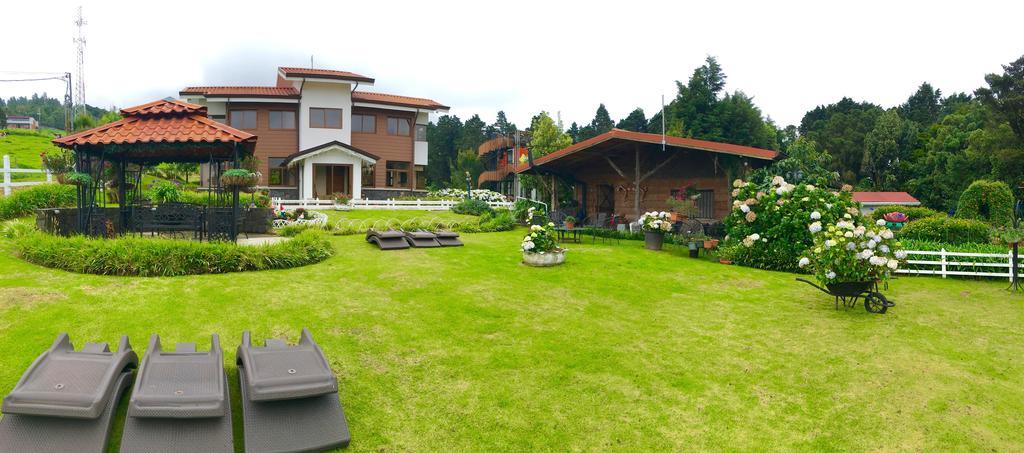 Altura Hotel Poasito